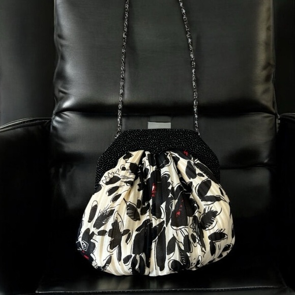 Kate Landry Black and White Floral Clutch/Shoulder Bag - Picture 2 of 6